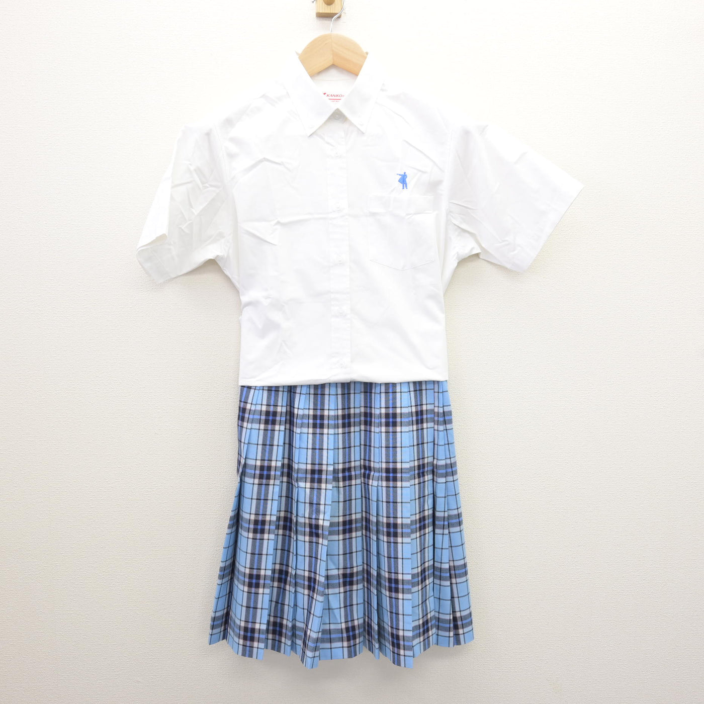 中古】 クラーク記念国際高等学校 女子制服 2点 (シャツ・スカート 