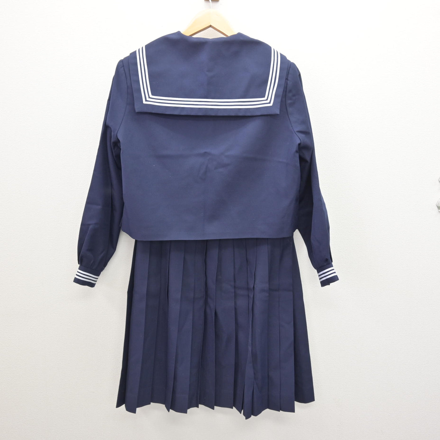 【中古】兵庫県 上郡中学校 女子制服 2点 (セーラー服・スカート) sf121503