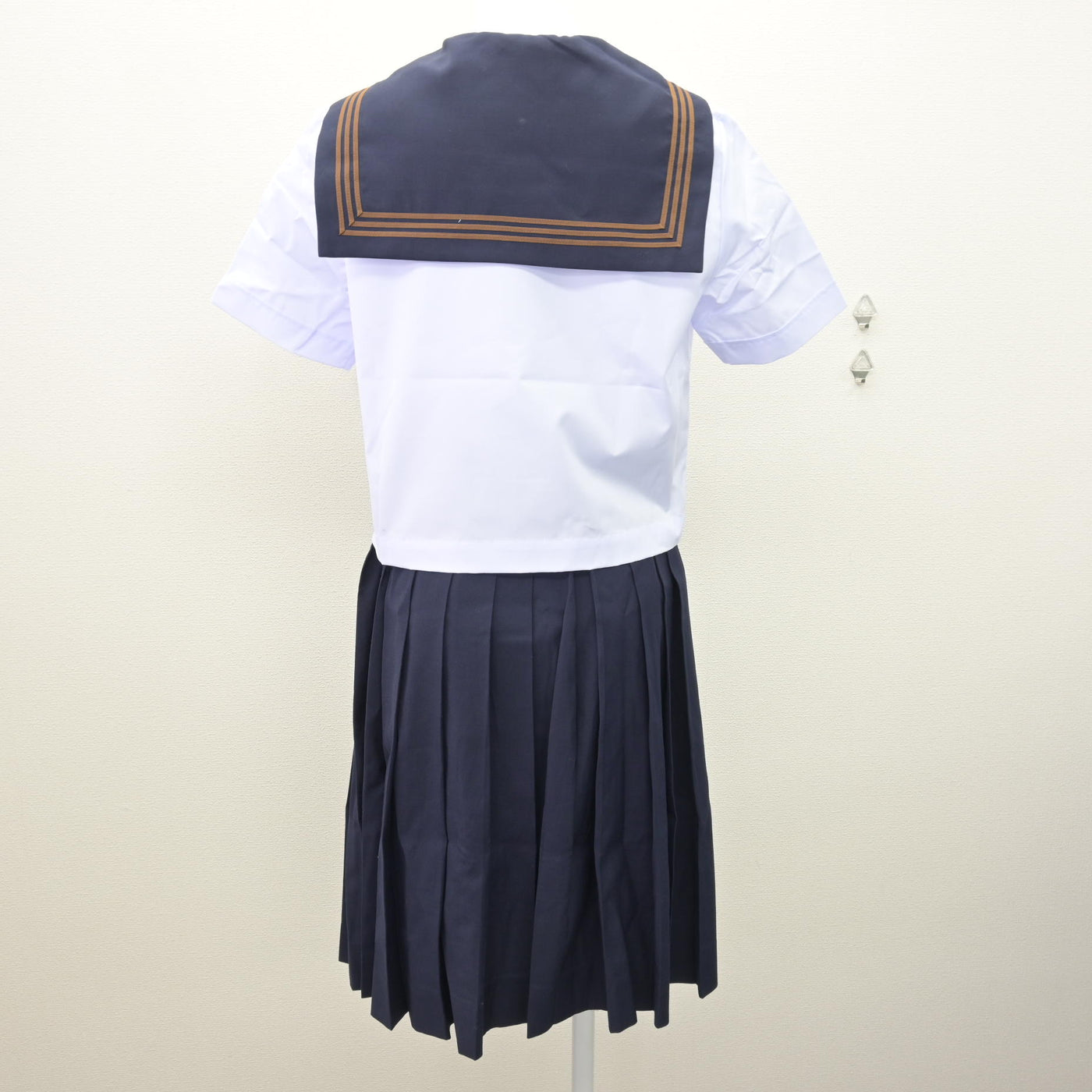 【中古】東京都 関東国際高等学校 女子制服 2点 (セーラー服・スカート) sf121516