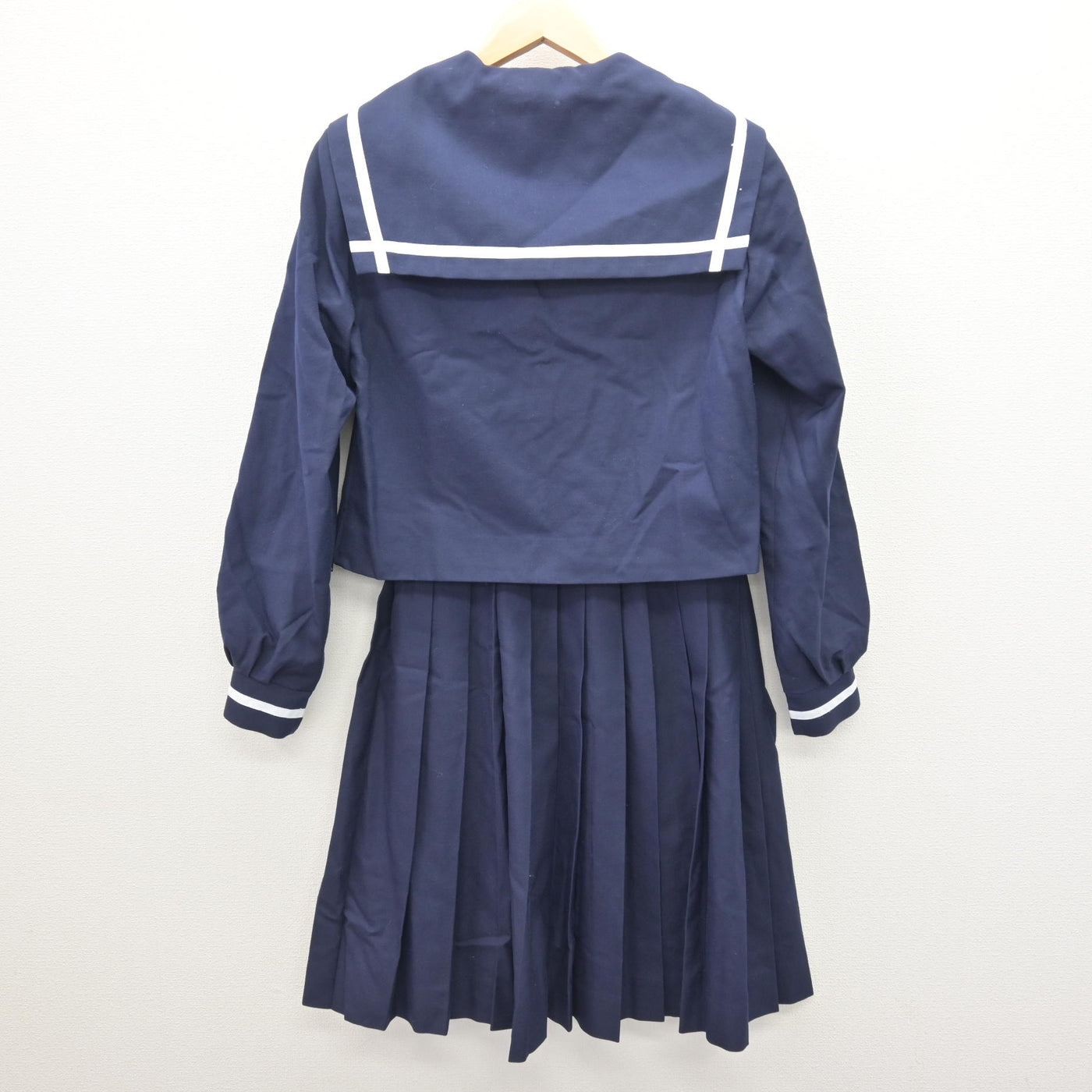 【中古】宮崎県 日向中学校 女子制服 3点 (セーラー服・スカート) sf121529