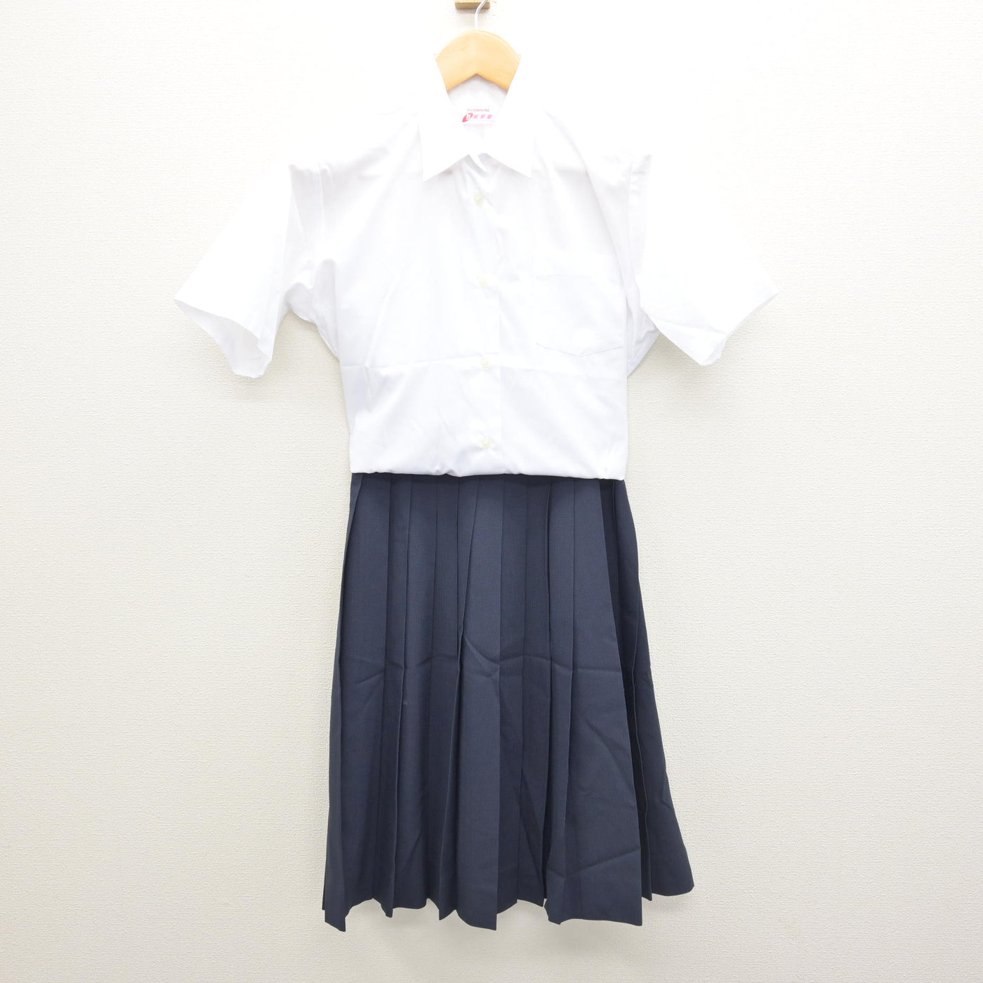 【中古】千葉県 柏中学校 女子制服 3点 (ベスト・シャツ・スカート) sf121579