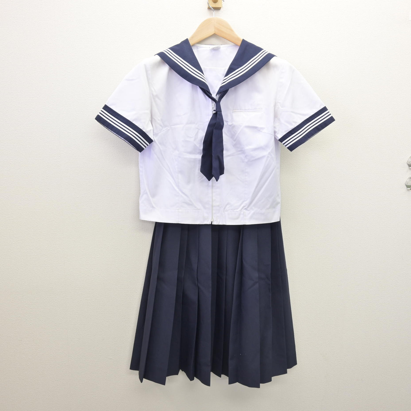 【中古】千葉県 野田市立南部中学校 女子制服 3点 (セーラー服・スカート) sf121606
