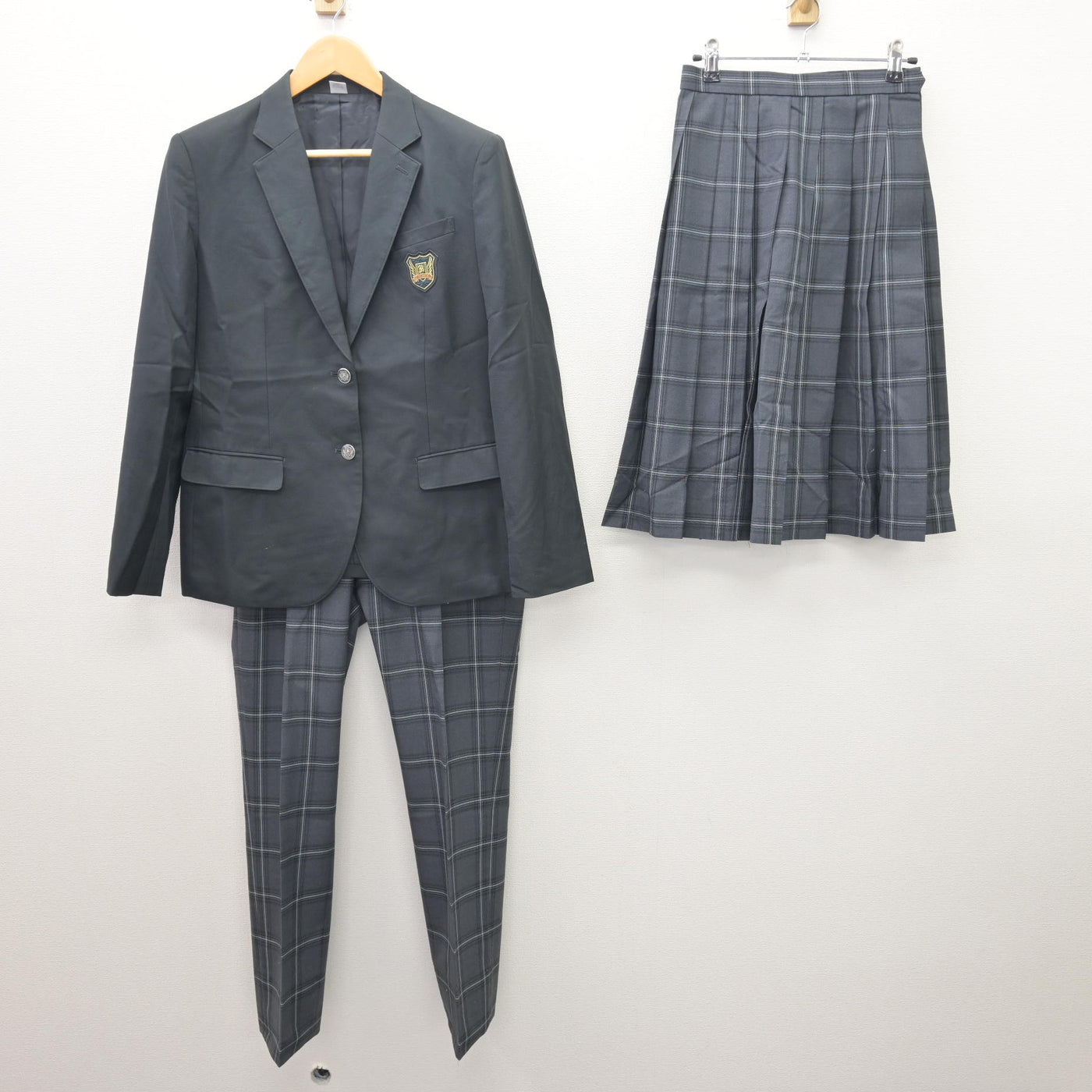 【中古】愛知県 楠中学校 女子制服 3点 (ブレザー・ズボン・スカート) sf121643