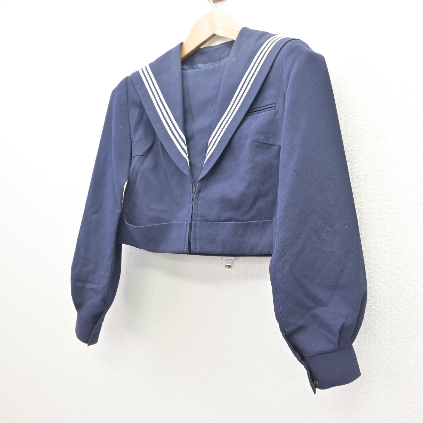 【中古】福岡県 遠賀中学校/旧制服 女子制服 1点 (セーラー服) sf121670