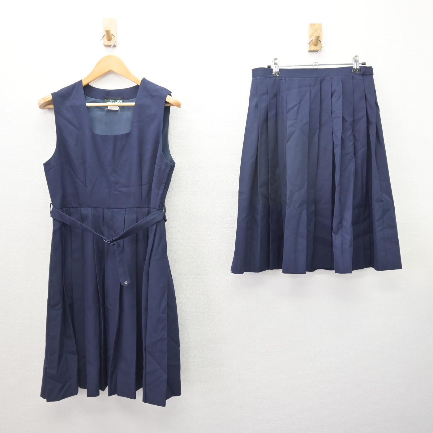 【中古】神奈川県 御幸中学校/旧制服 女子制服 4点 (セーラー服・スカート・ジャンパースカート) sf121682