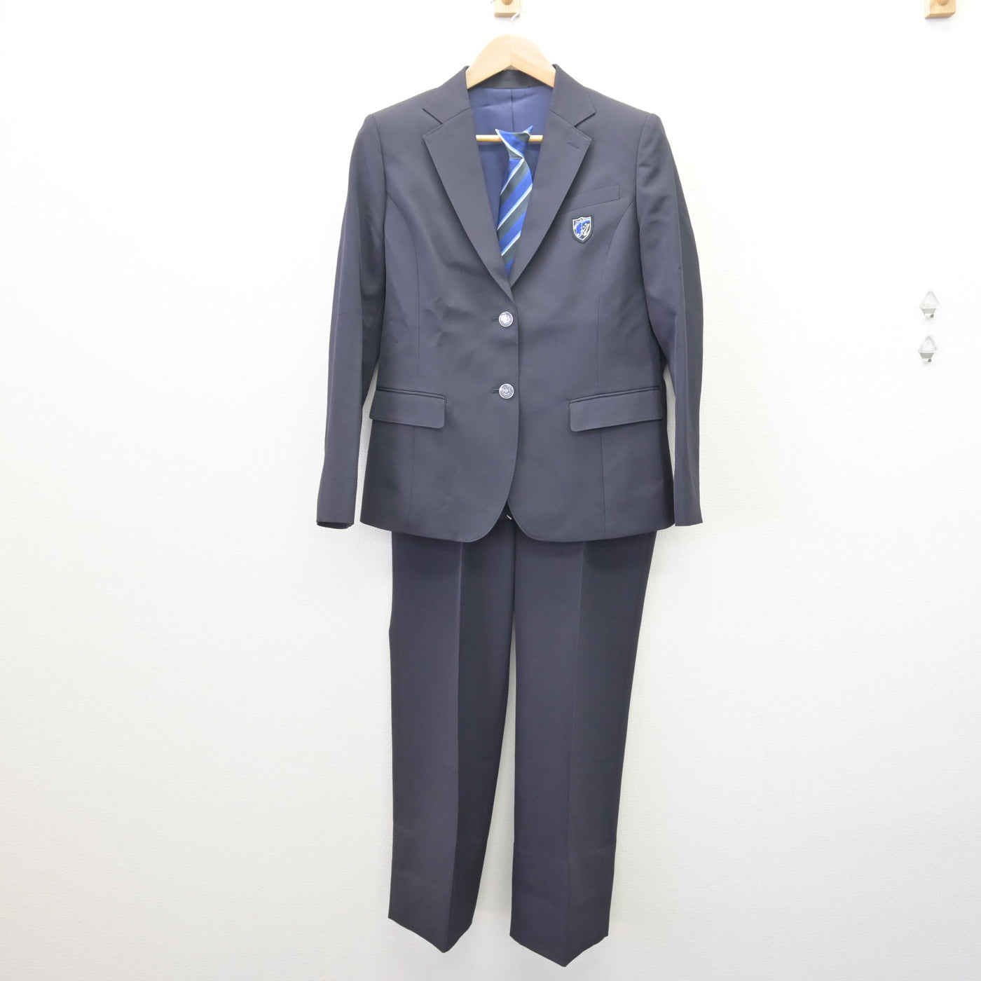 【中古】東京都 青戸中学校 女子制服 3点 (ブレザー・ズボン) sf121716