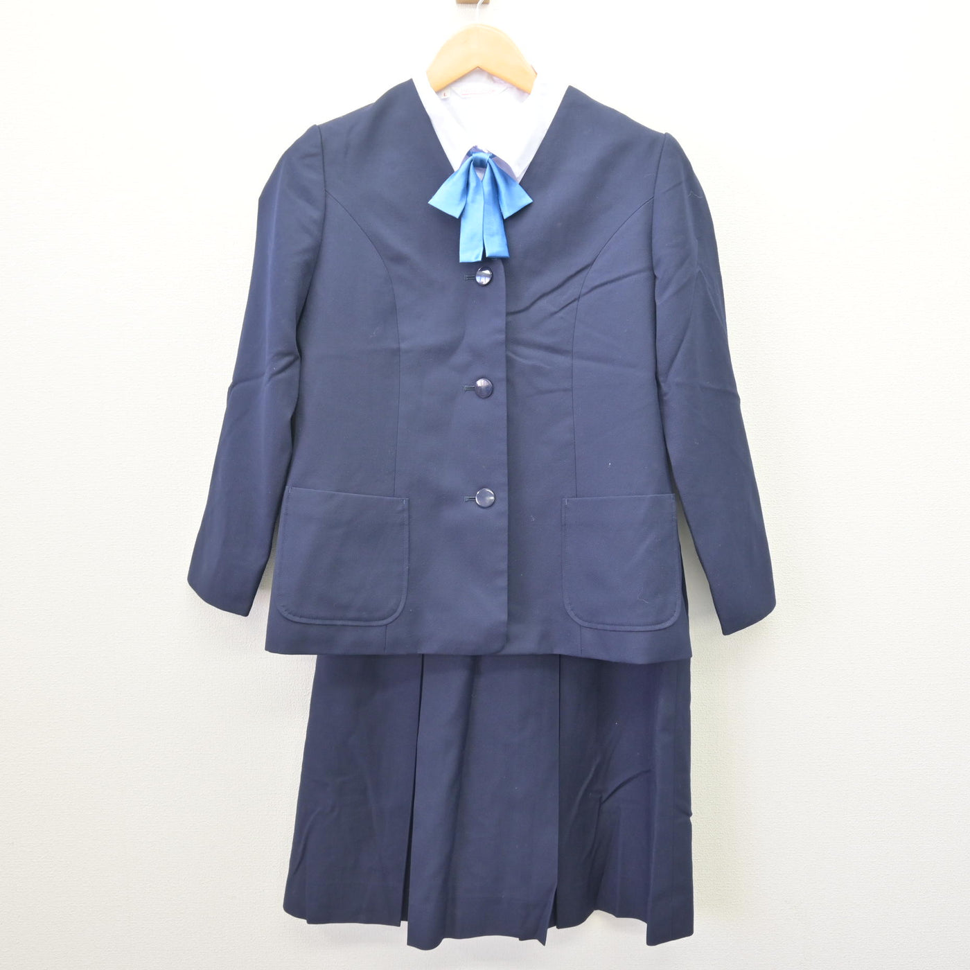 【中古】新潟県 北条中学校 女子制服 4点 (ブレザー・シャツ・スカート) sf121721