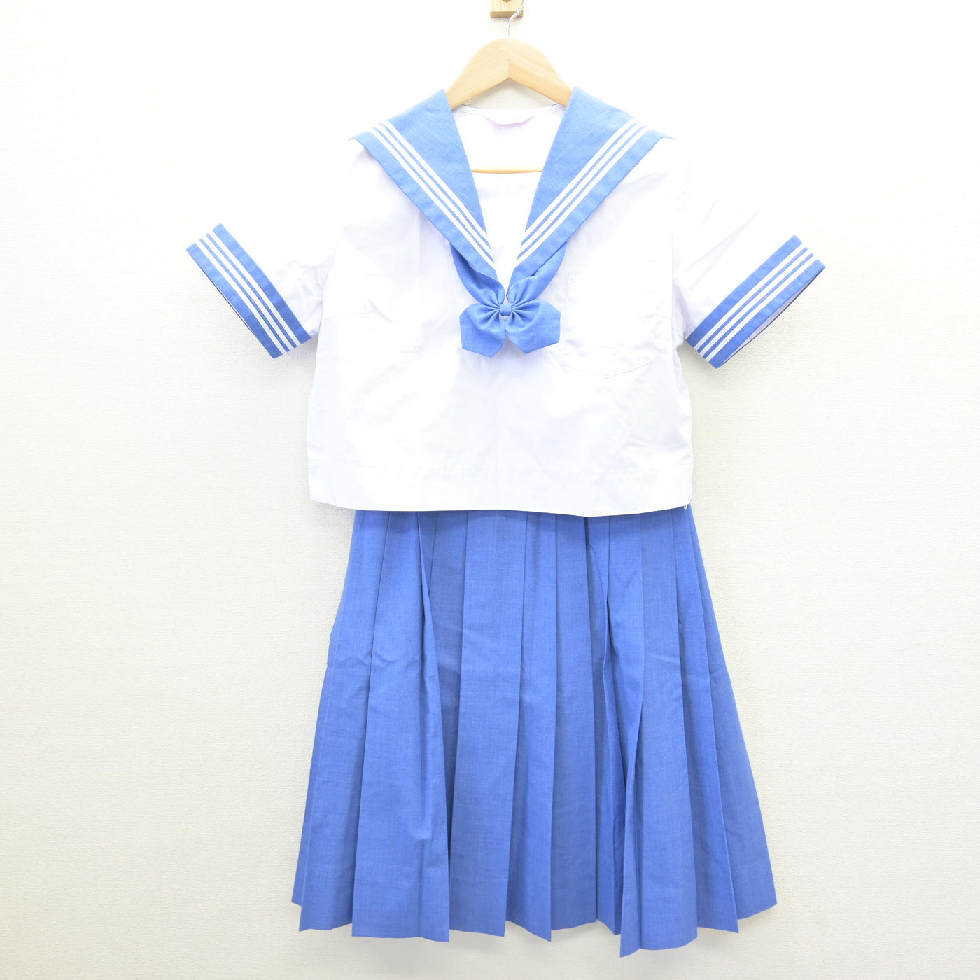 【中古】熊本県 西合志南中学校 女子制服 3点 (セーラー服・スカート) sf121724