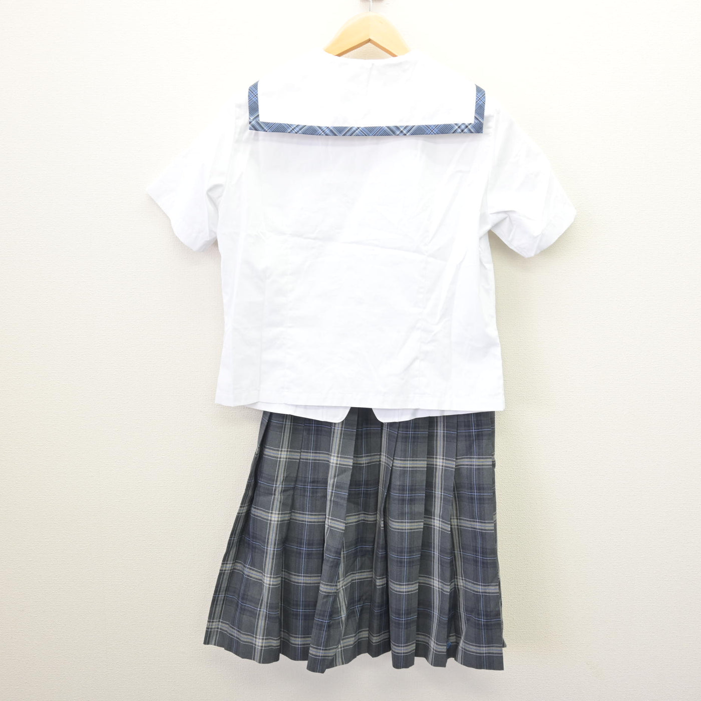 【中古】新潟県 新潟第一中学校・新潟第一高等学校 女子制服 3点 (セーラー服・スカート) sf121727