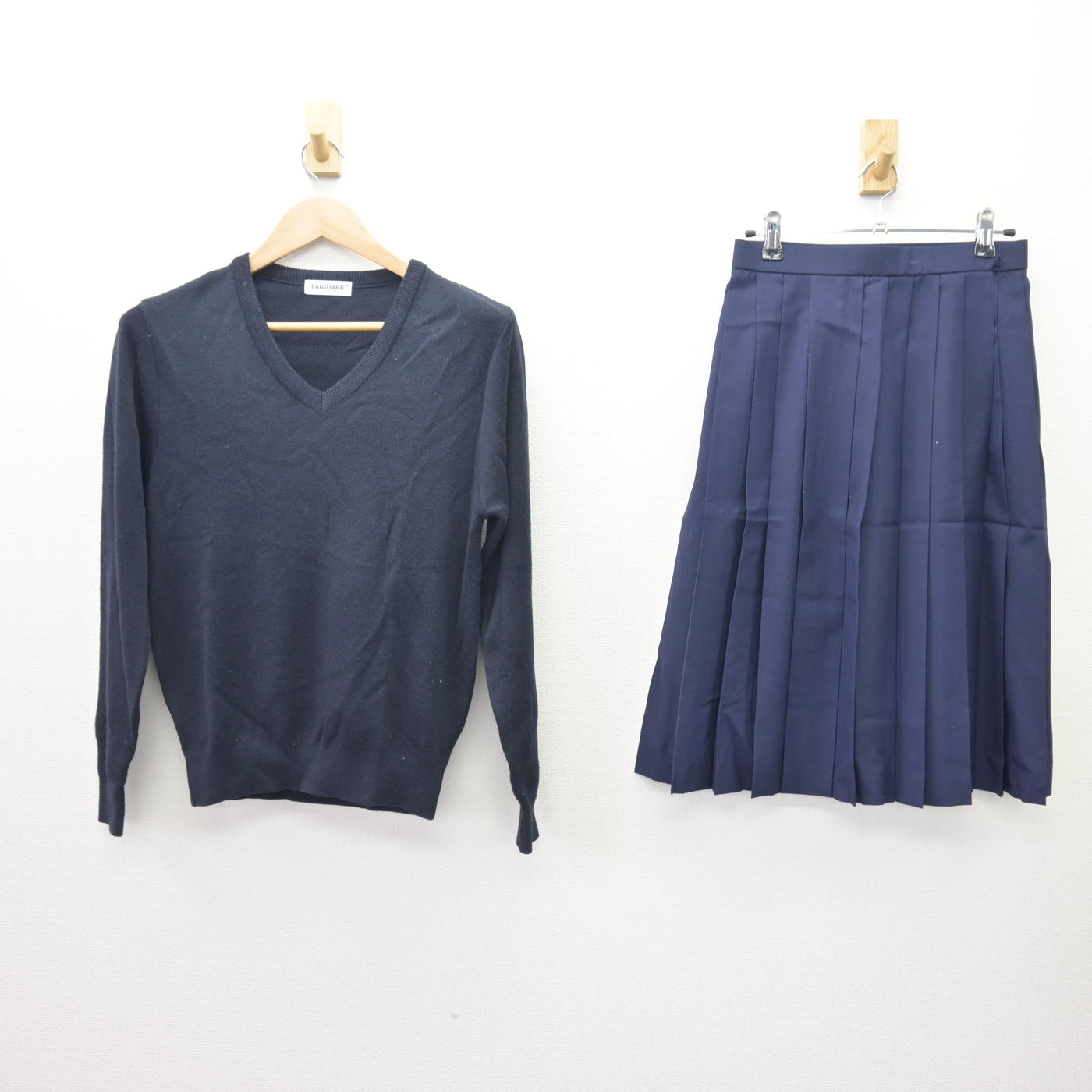 【中古】兵庫県 御影中学校 女子制服 2点 (ニット・スカート) sf121750