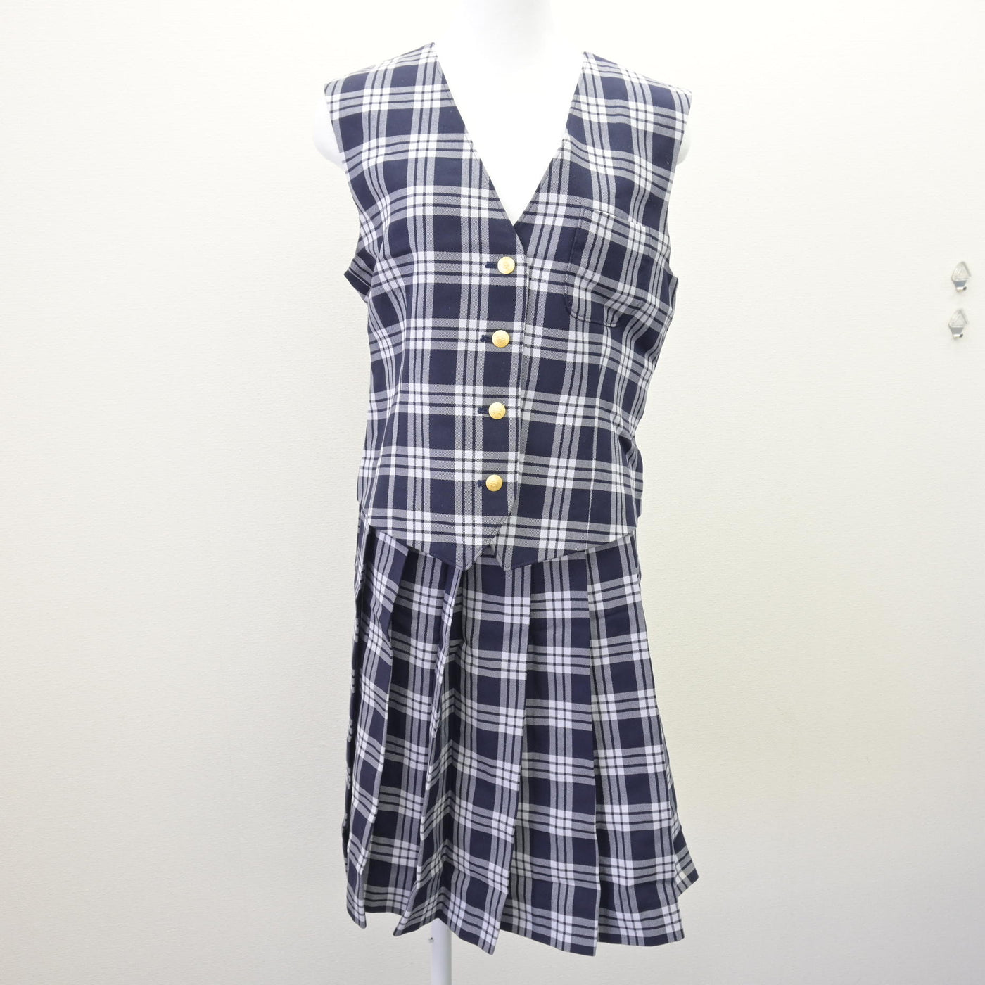 【中古】宮城県 聖和学園高等学校 女子制服 4点 (ブレザー・ベスト・スカート) sf121776