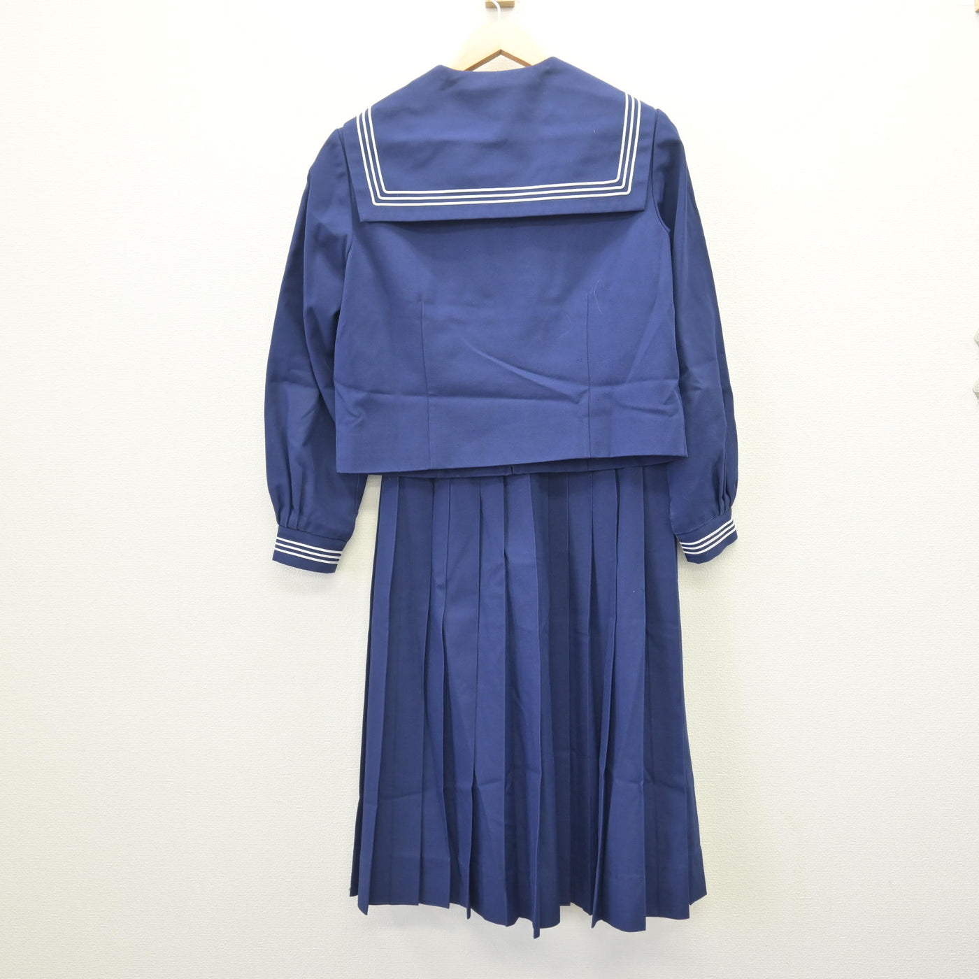 【中古】千葉県 八街中央中学校 女子制服 2点 (セーラー服・スカート) sf121786