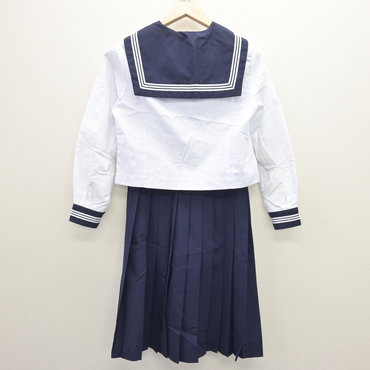 【中古】茨城県 勝田第二中学校 女子制服 2点 (セーラー服・スカート) sf121823