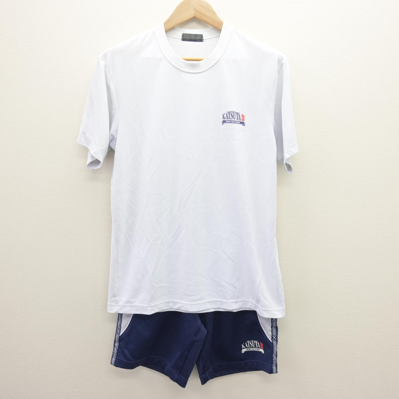 【中古】茨城県 勝田第二中学校 女子制服 2点 (体操服 上・体操服 下) sf121825