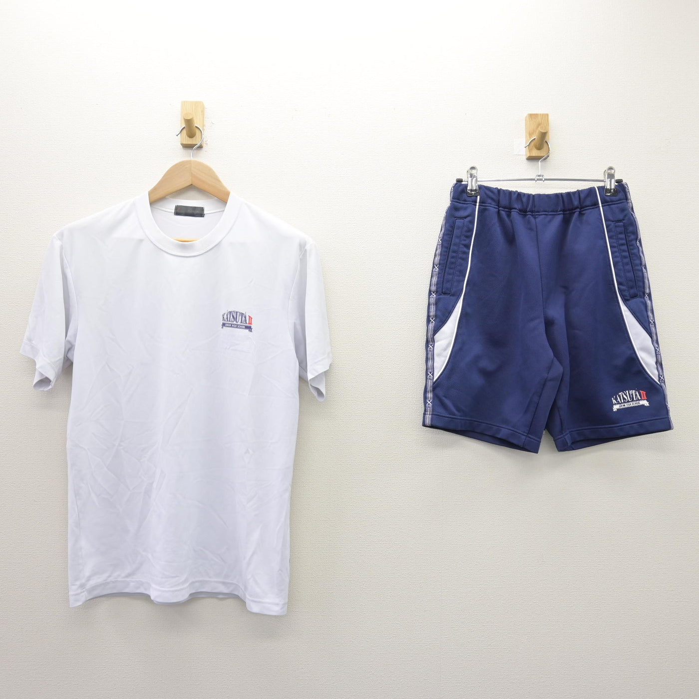 【中古】茨城県 勝田第二中学校 女子制服 2点 (体操服 上・体操服 下) sf121825