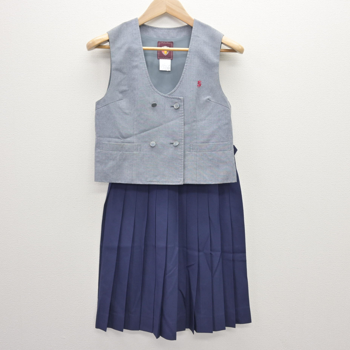 【中古】茨城県 佐和高等学校 女子制服 2点 (ベスト・スカート) sf121829