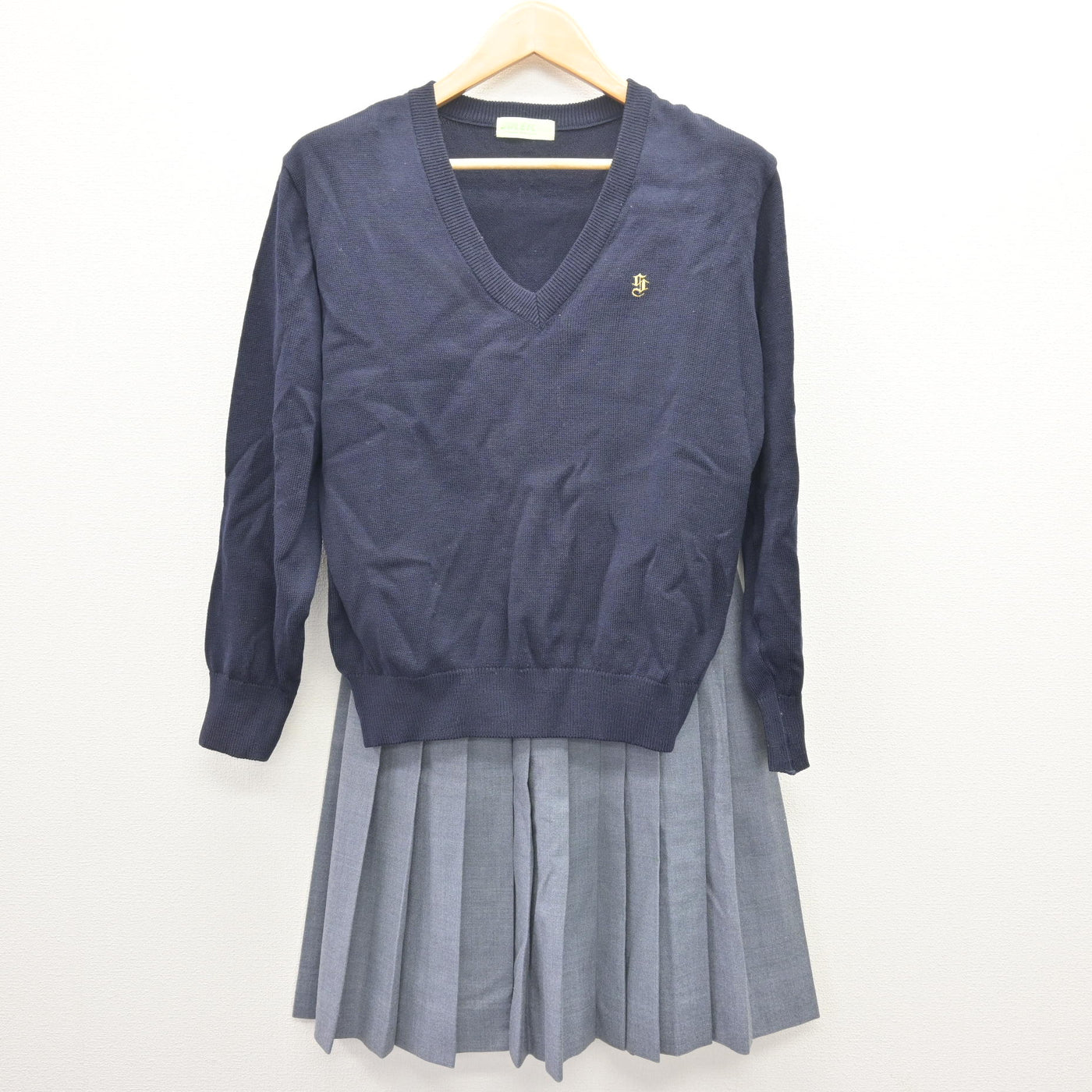 【中古】茨城県 佐和高等学校 女子制服 4点 (ブレザー・ニット・スカート) sf121830