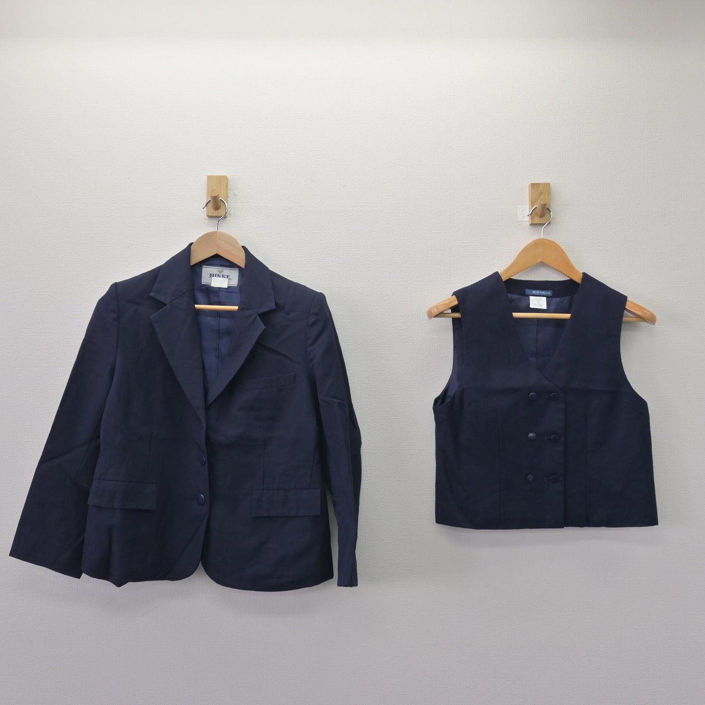 【中古】埼玉県 所沢西高等学校 女子制服 2点 (ブレザー・ベスト) sf121865