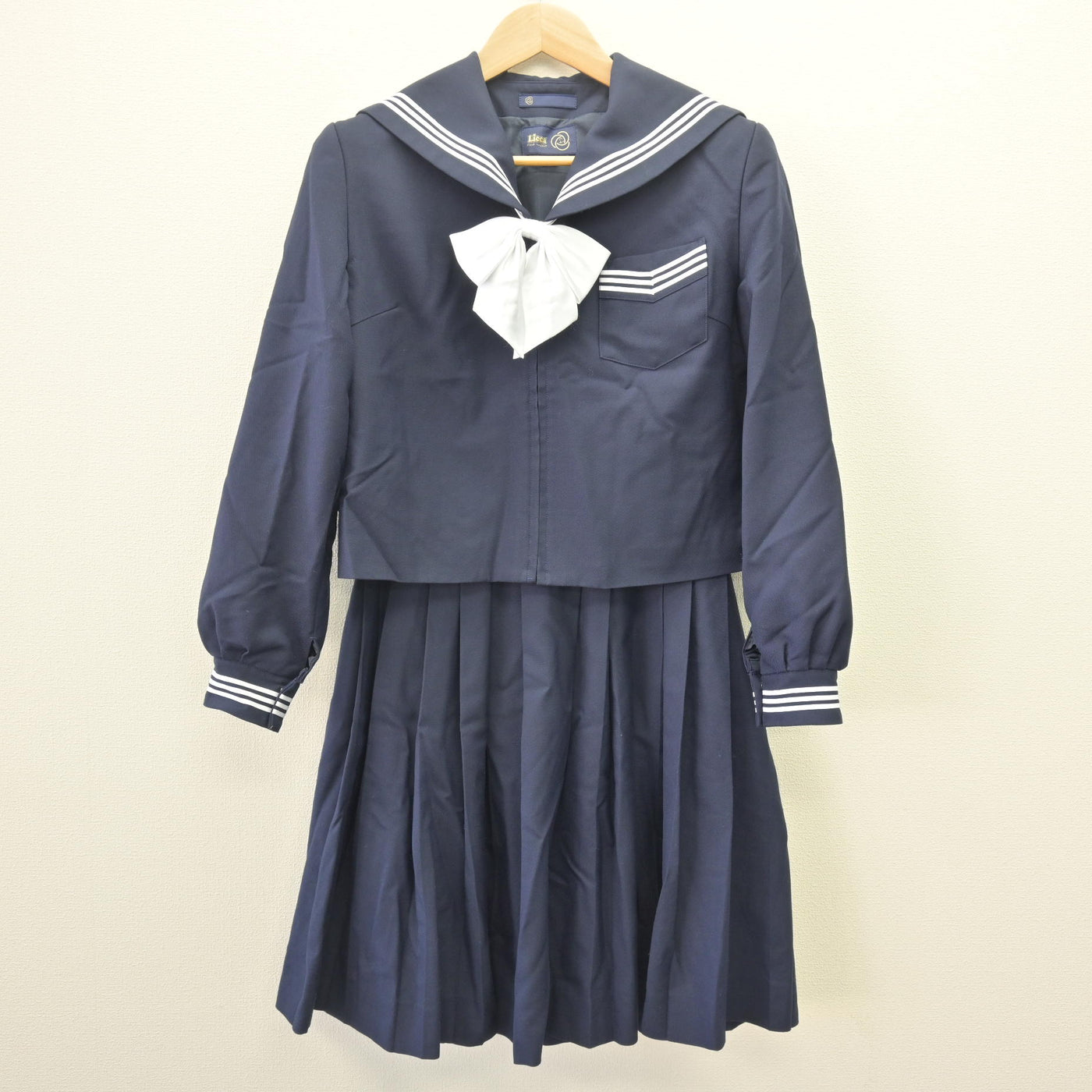 【中古】奈良県 天理市立北中学校 女子制服 3点 (セーラー服・スカート) sf121901