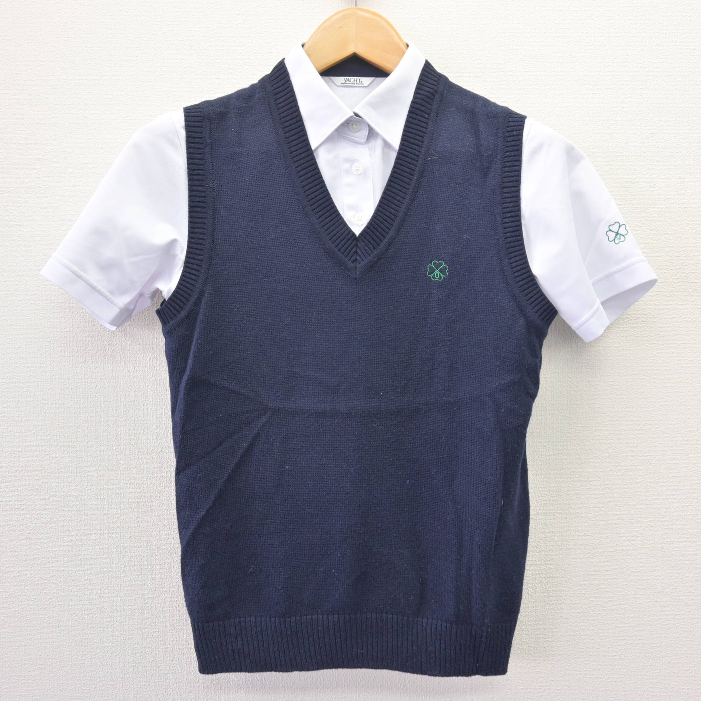 【中古】北海道 札幌第一高等学校 女子制服 2点 (ニットベスト・シャツ) sf121905