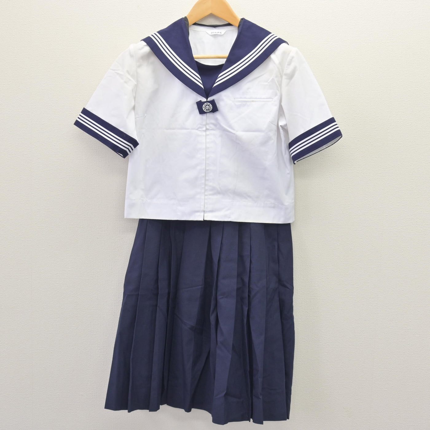 【中古】埼玉県 福岡中学校 女子制服 4点 (セーラー服・スカート) sf121931