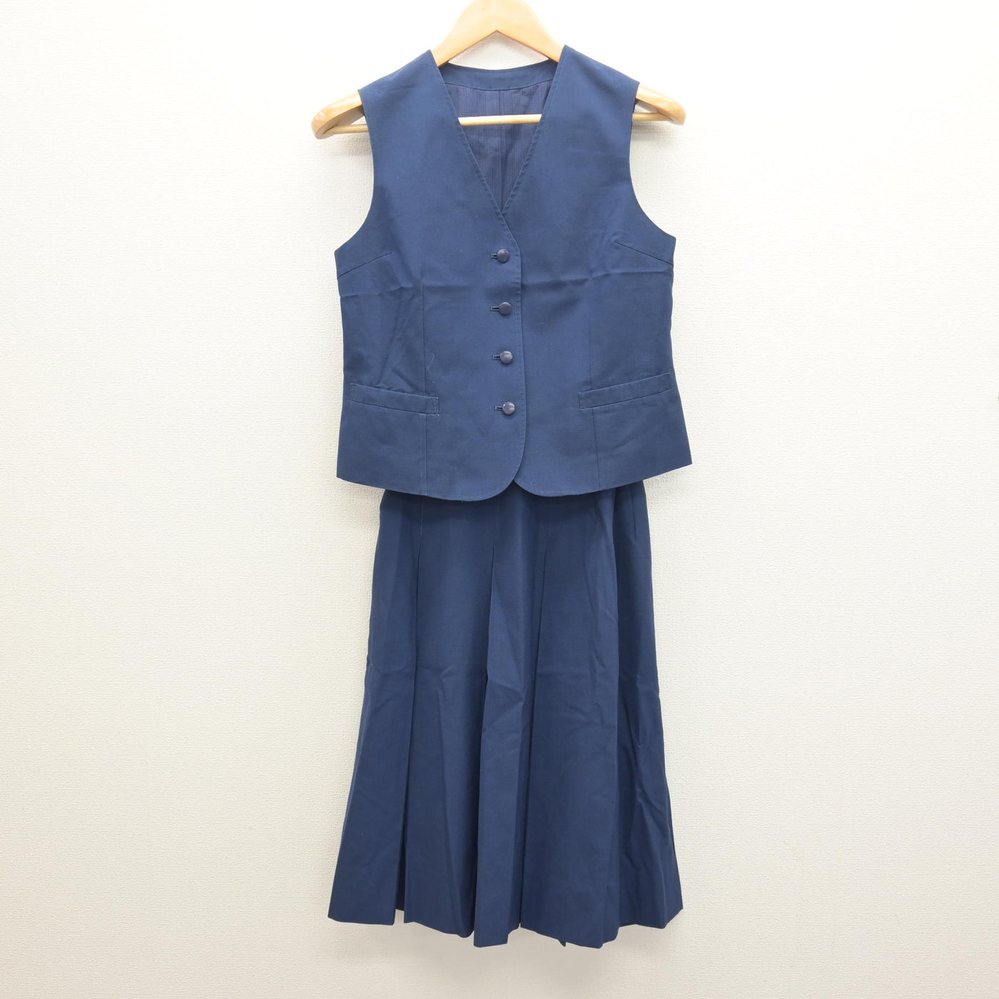 【中古】埼玉県 高萩北中学校 女子制服 2点 (ベスト・スカート) sf121974