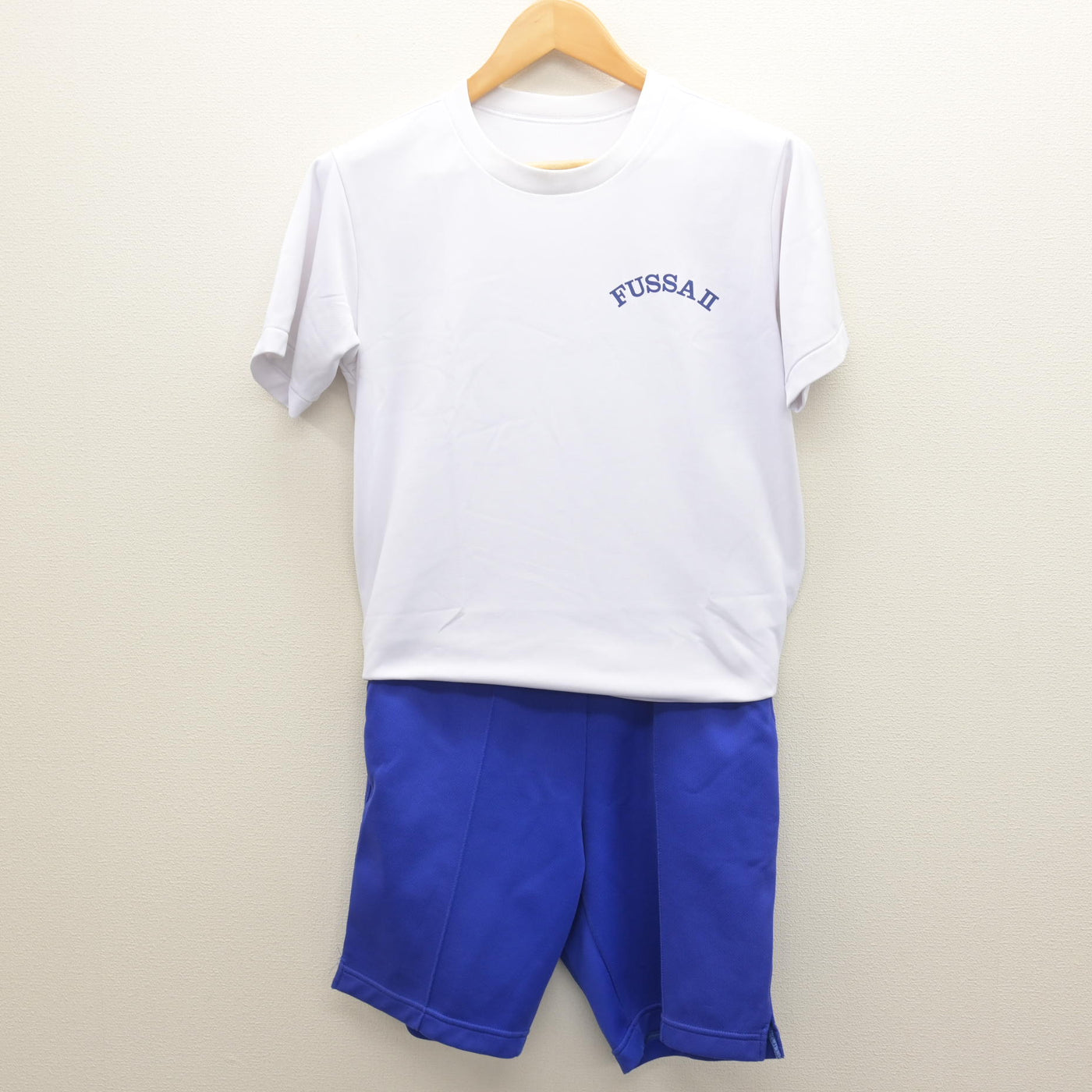 【中古】東京都 福生第二中学校 女子制服 2点 (体操服 上・体操服 下) sf122000