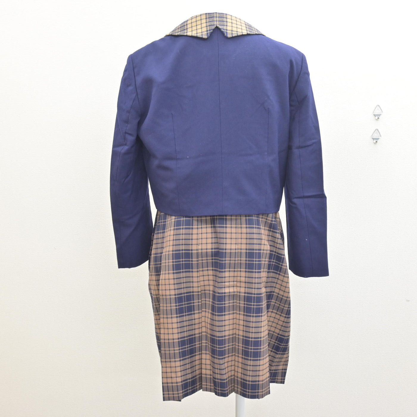 【中古】熊本県 秀岳館高等学校 女子制服 3点 (ブレザー・ジャンパースカート・ブラウス) sf122011