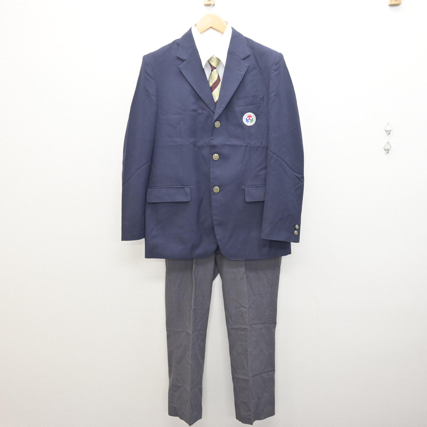 【中古】静岡県 聖隷クリストファー高等学校 男子制服 4点 (ブレザー・シャツ・ズボン) sf122015