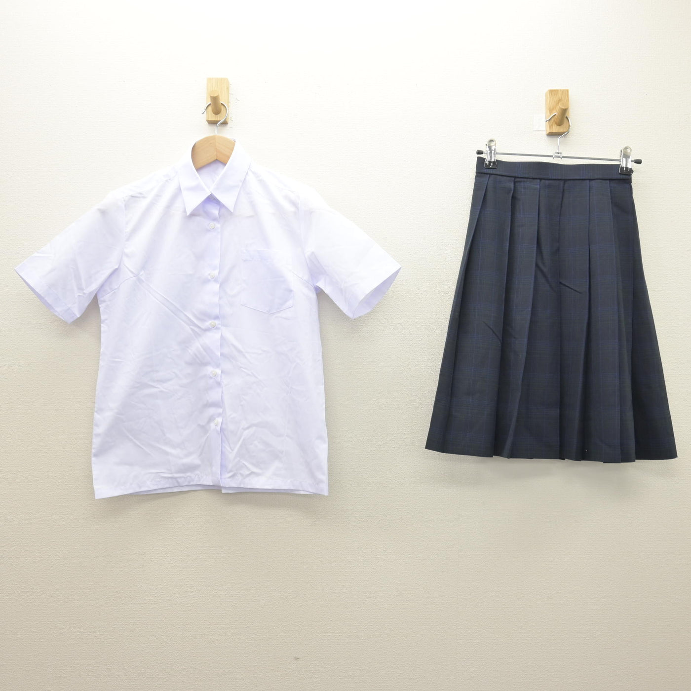 【中古】神奈川県 星槎中学校 女子制服 2点 (シャツ・スカート) sf122023