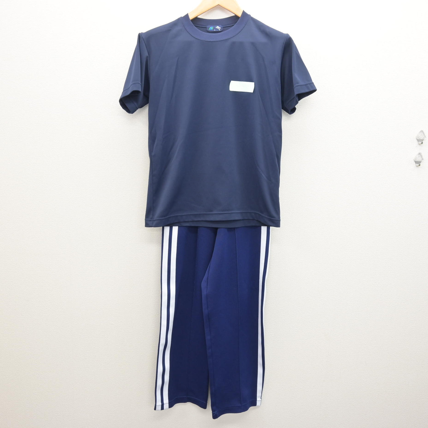 【中古】新潟県 鳥屋野中学校 女子制服 3点 (ジャージ 上・体操服 上・ジャージ 下) sf122033
