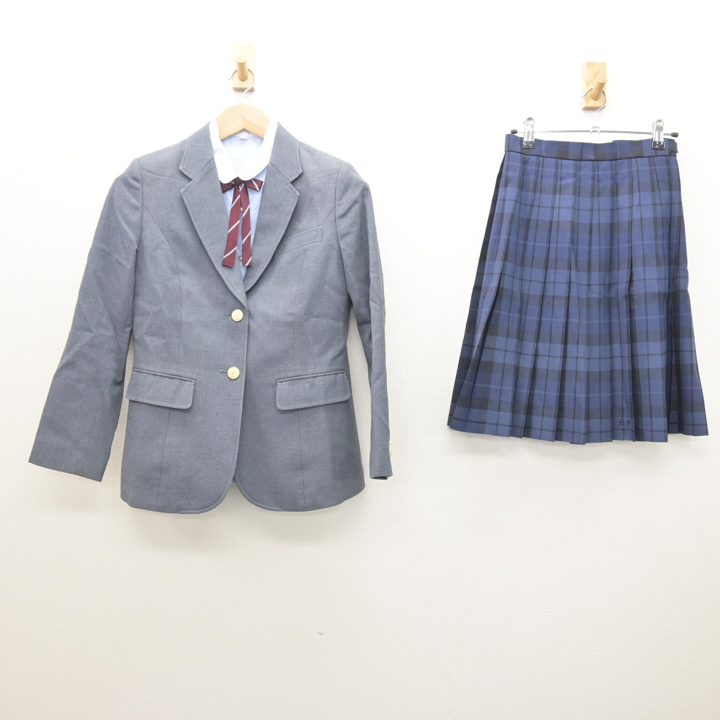 【中古】千葉県 昭和学院秀英高等学校 女子制服 4点 (ブレザー・シャツ・スカート) sf122035