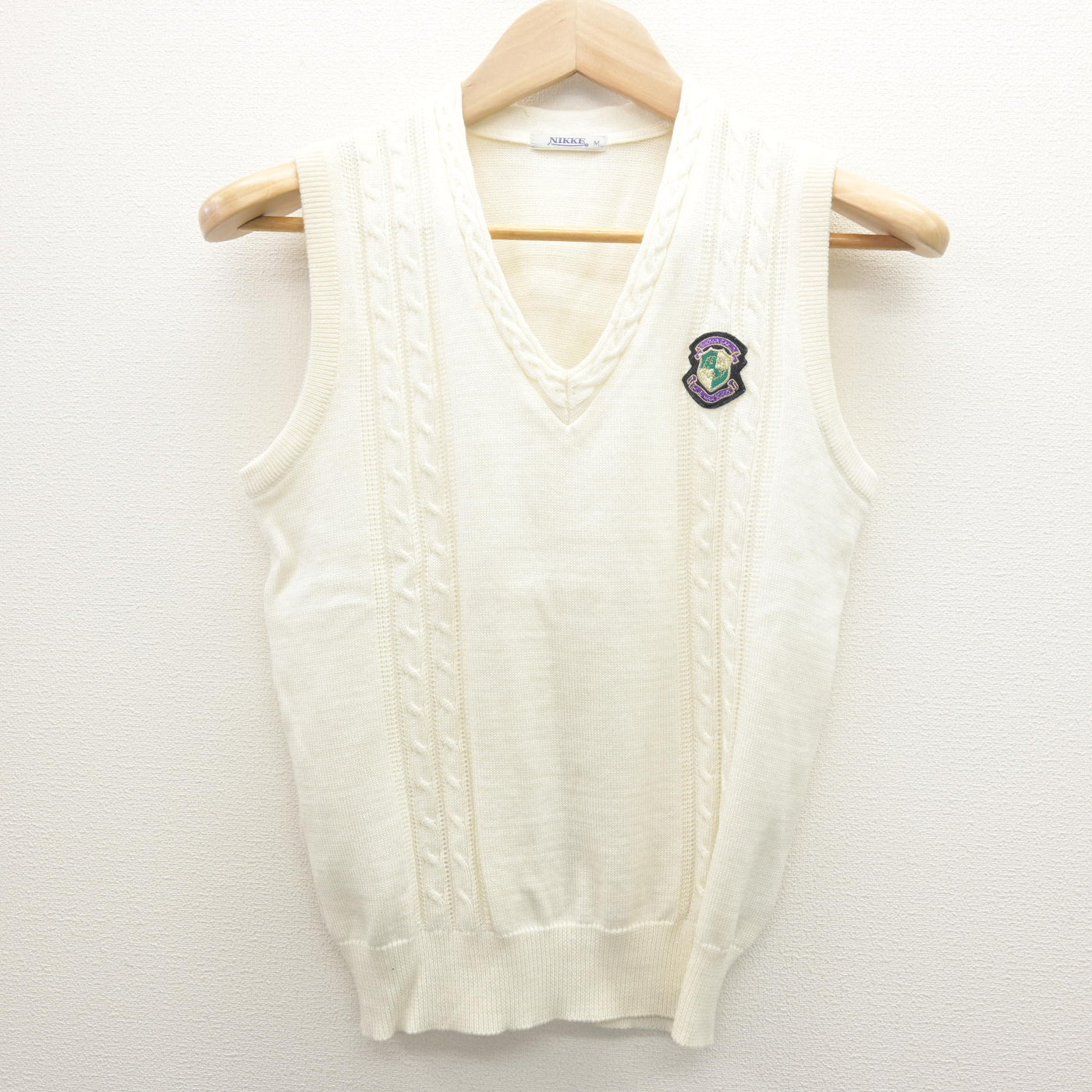 【中古】千葉県 昭和学院秀英高等学校 女子制服 2点 (ニットベスト・シャツ) sf122039