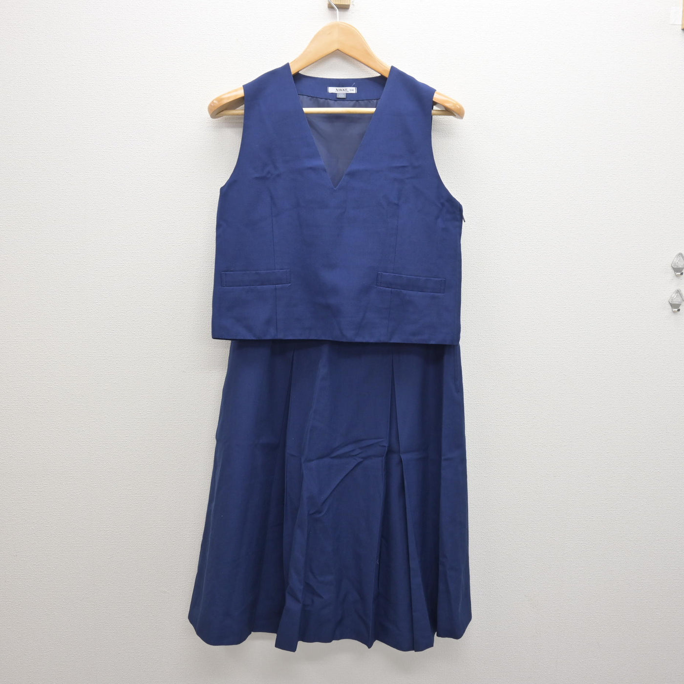 【中古】埼玉県 住吉中学校 女子制服 2点 (ベスト・スカート) sf122047