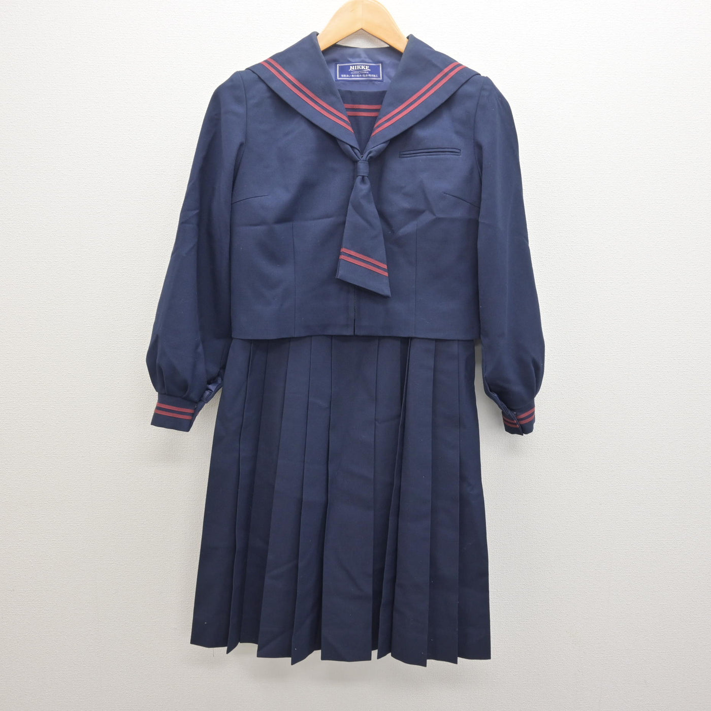 【中古】千葉県 東深井中学校 女子制服 3点 (セーラー服・ジャンパースカート) sf122055