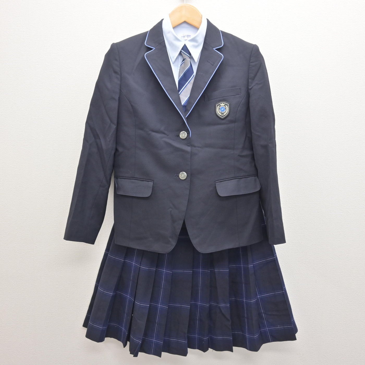 【中古】青森県 黒石高等学校 女子制服 4点 (ブレザー・シャツ・スカート) sf122065