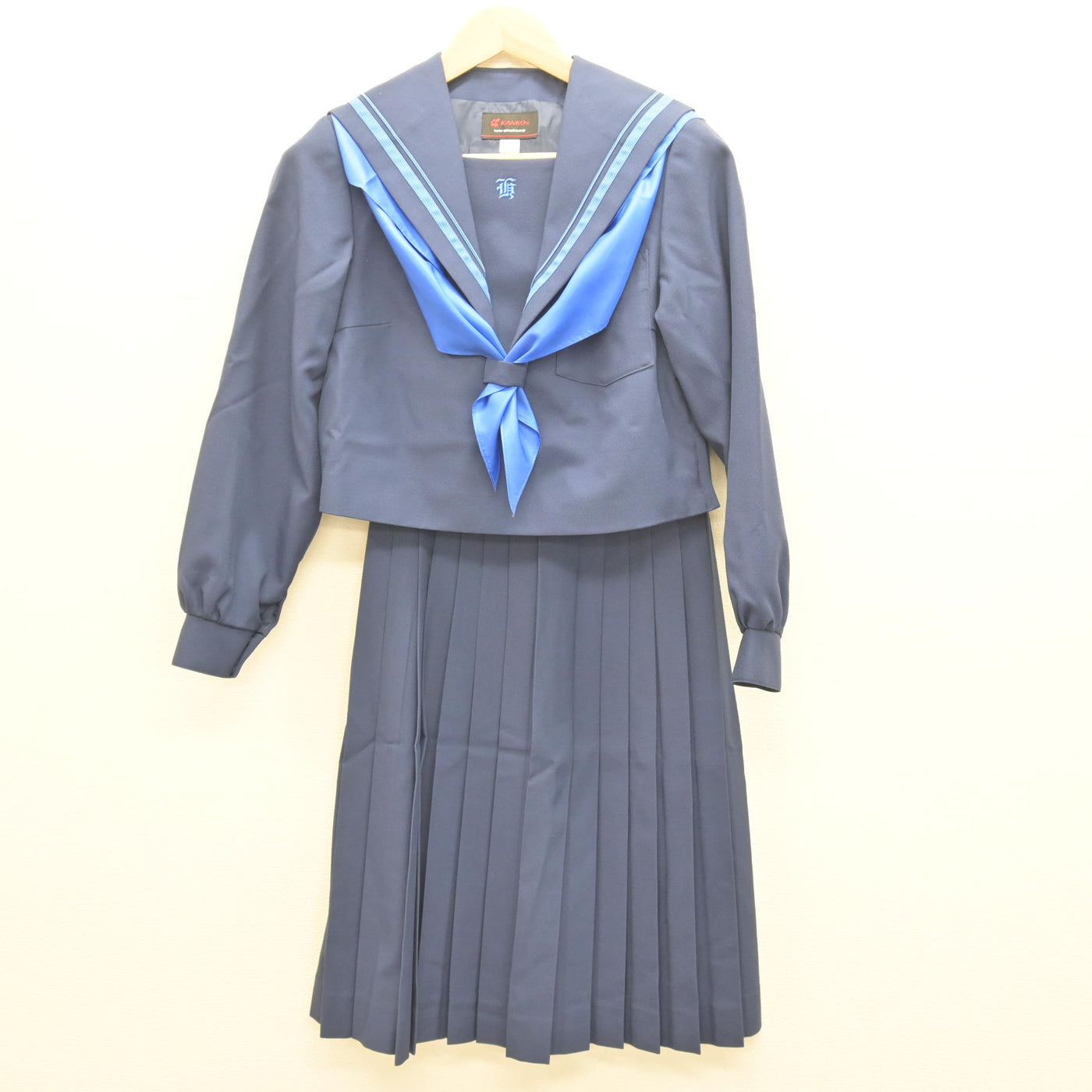 【中古】北海道 花川中学校 女子制服 3点 (セーラー服・スカート) sf122079