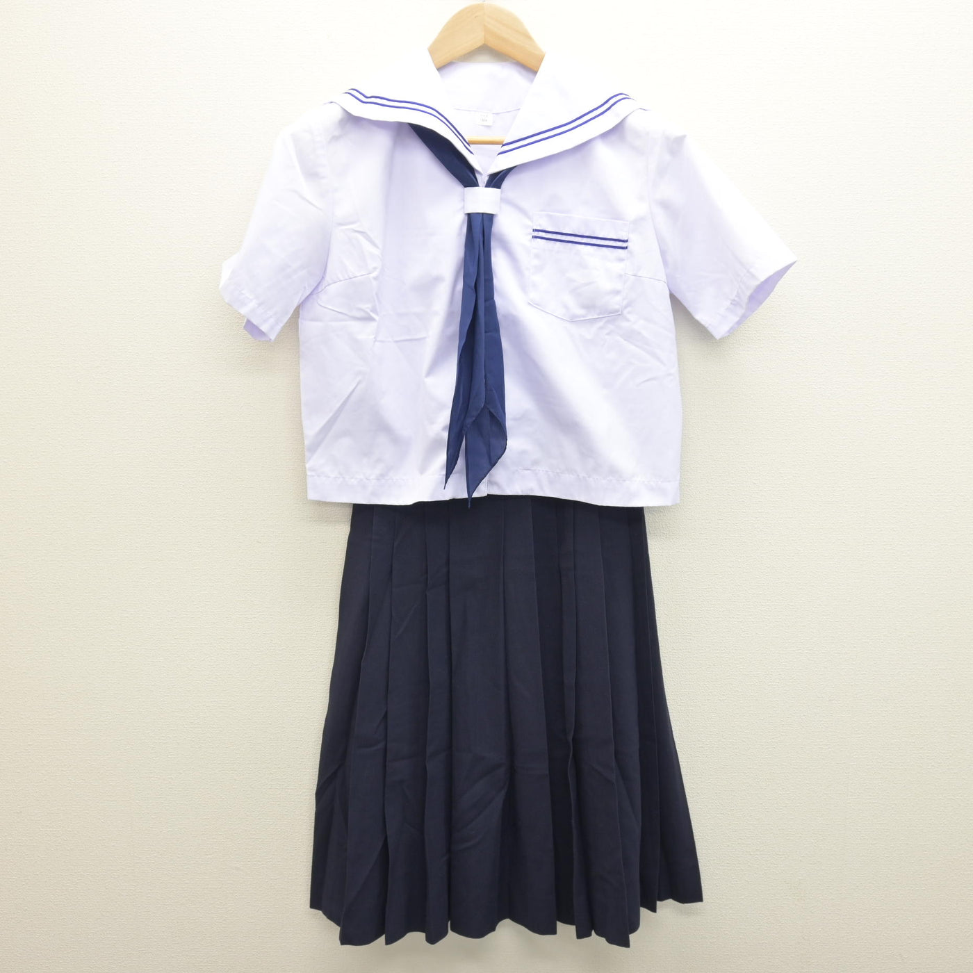 【中古】静岡県 東陽中学校 女子制服 3点 (セーラー服・スカート) sf122092