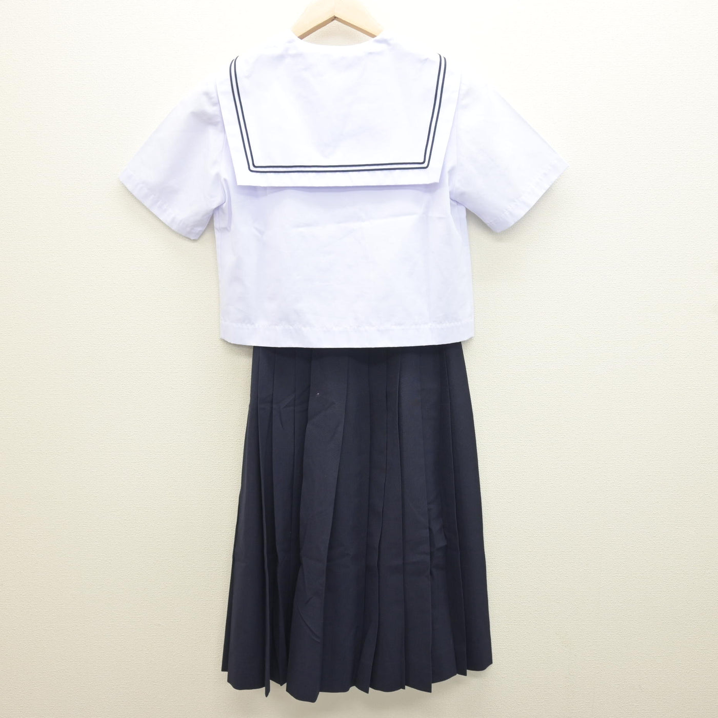 【中古】静岡県 東陽中学校 女子制服 2点 (セーラー服・スカート) sf122093