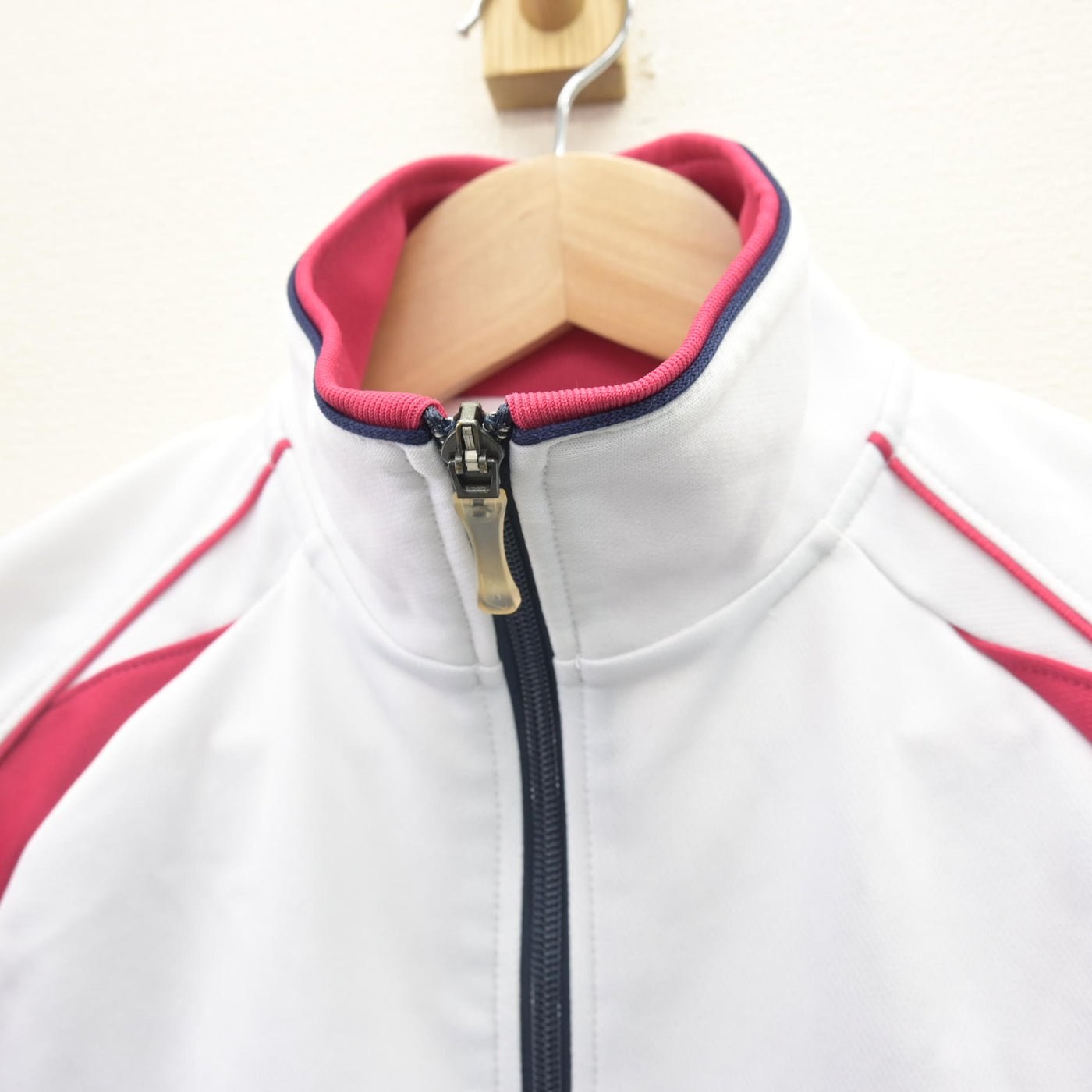 【中古】東京都 三輪田学園高等学校 女子制服 1点 (ジャージ 上) sf122096