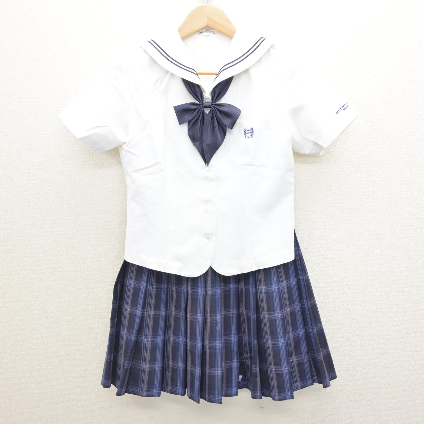 【中古】埼玉県 秋草学園高等学校 女子制服 3点 (セーラー服・スカート) sf122100