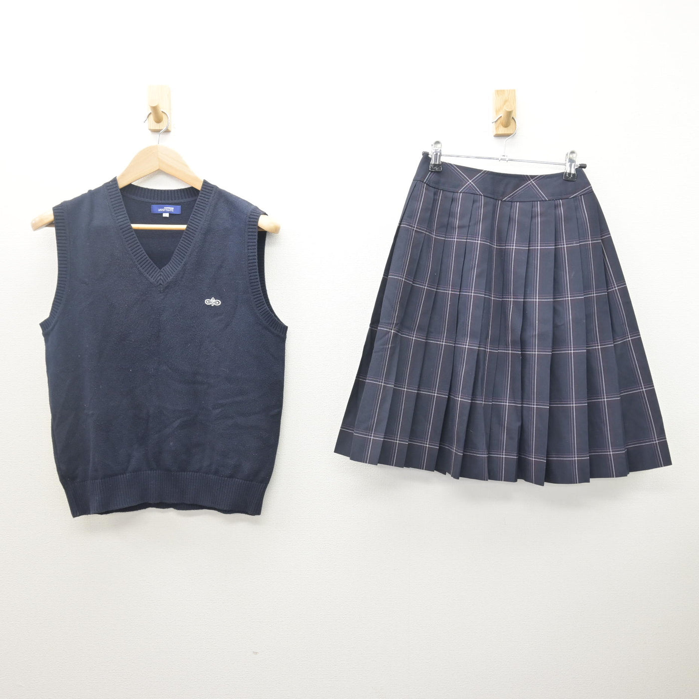 【中古】東京都 赤塚第一中学校 女子制服 2点 (ニットベスト・スカート) sf122106