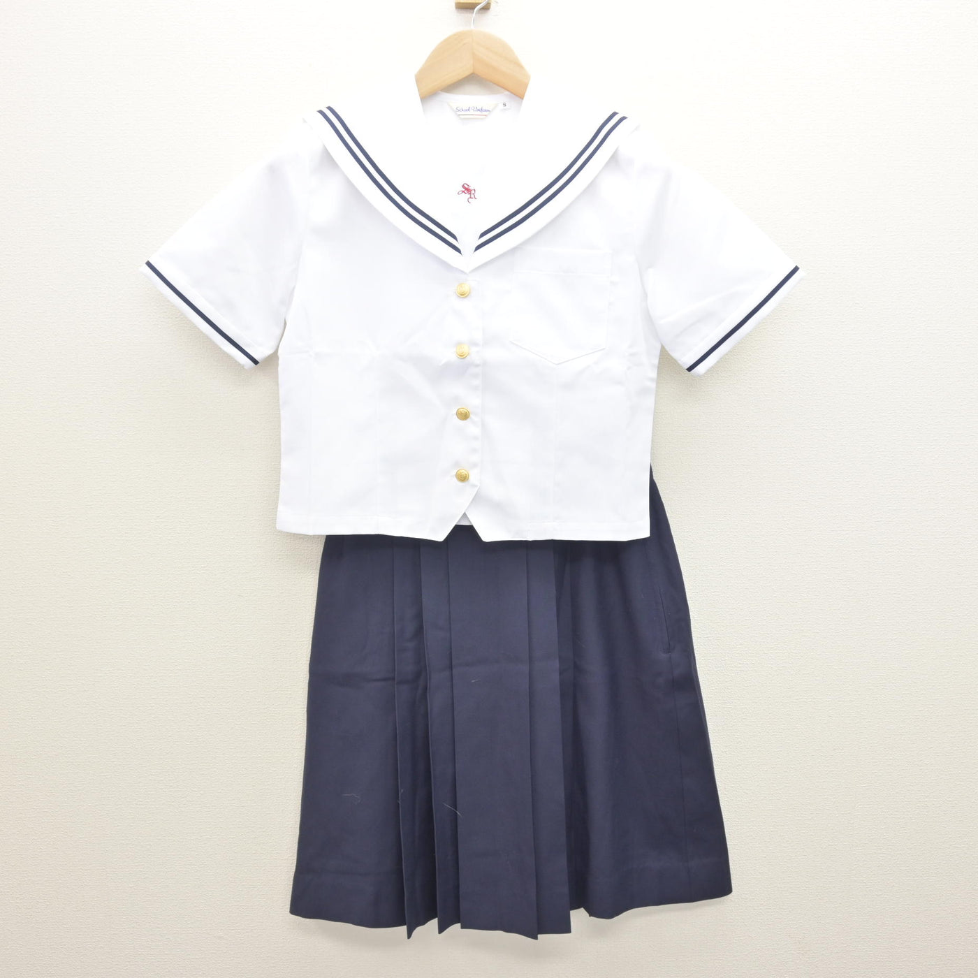 【中古】愛知県 聖霊中学校 女子制服 2点 (セーラー服・スカート) sf122111
