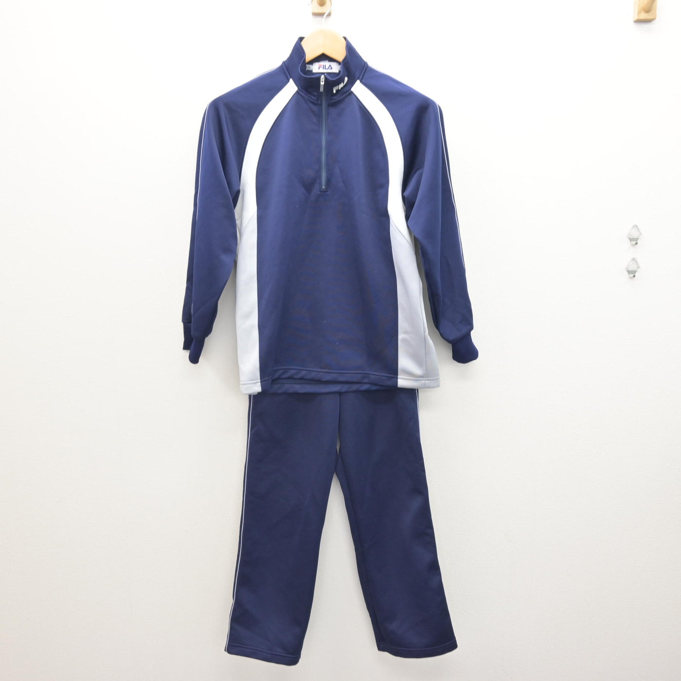 【中古】愛知県 聖霊中学校 女子制服 3点 (ジャージ 上・体操服 上・ジャージ 下) sf122113