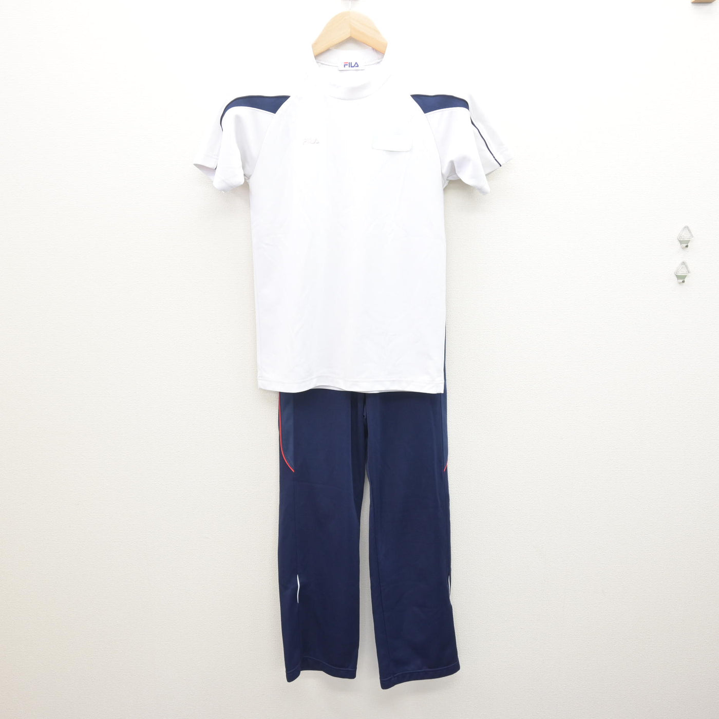【中古】東京都 落合第二中学校 女子制服 3点 (ジャージ 上・体操服 上・ジャージ 下) sf122121