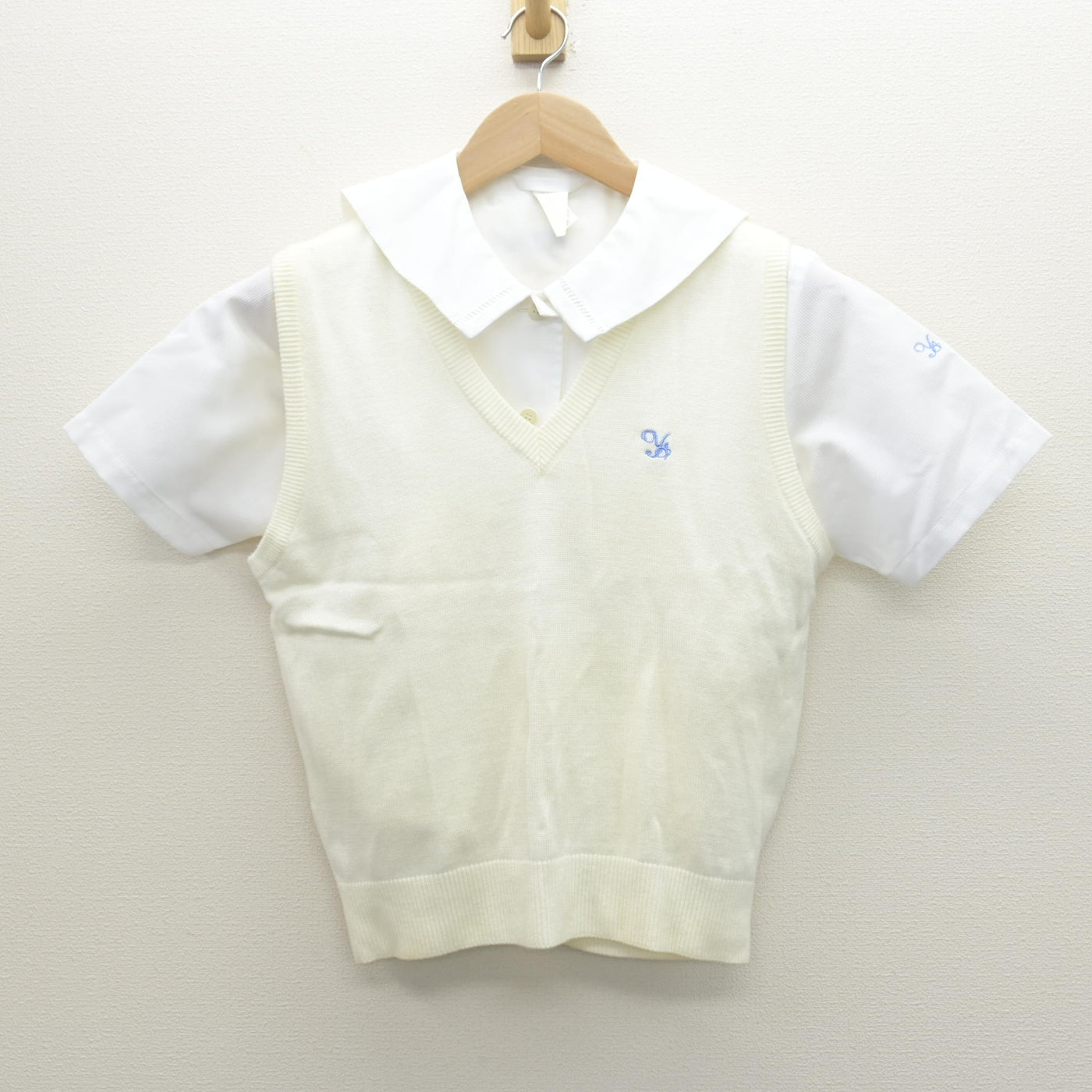 【中古】東京都 八雲学園中学校高等学校 女子制服 2点 (ニットベスト・ブラウス) sf122148
