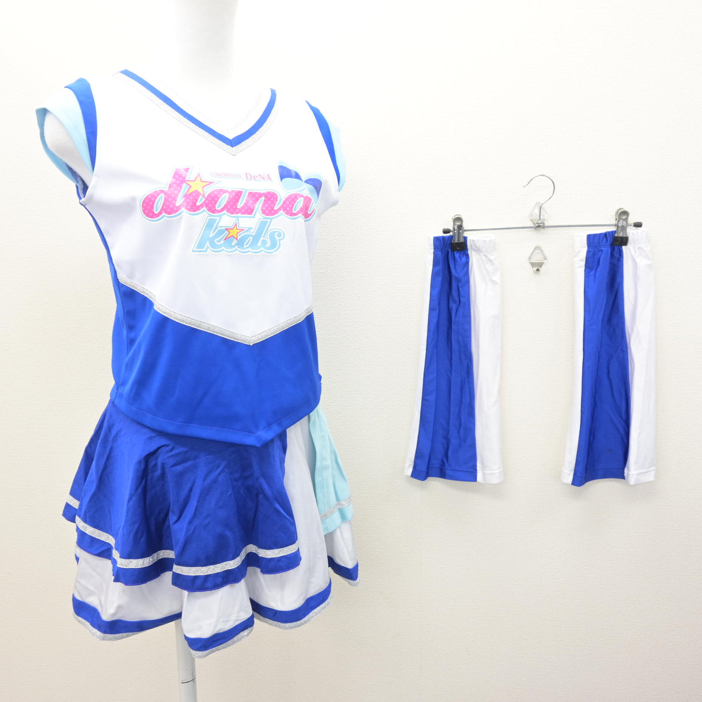 【中古】神奈川県 横浜DeNAベイスターズチアスクールユニフォーム 女子制服 3点 (チアユニフォーム 上・チアユニフォーム 下・その他アイテム) sf122151