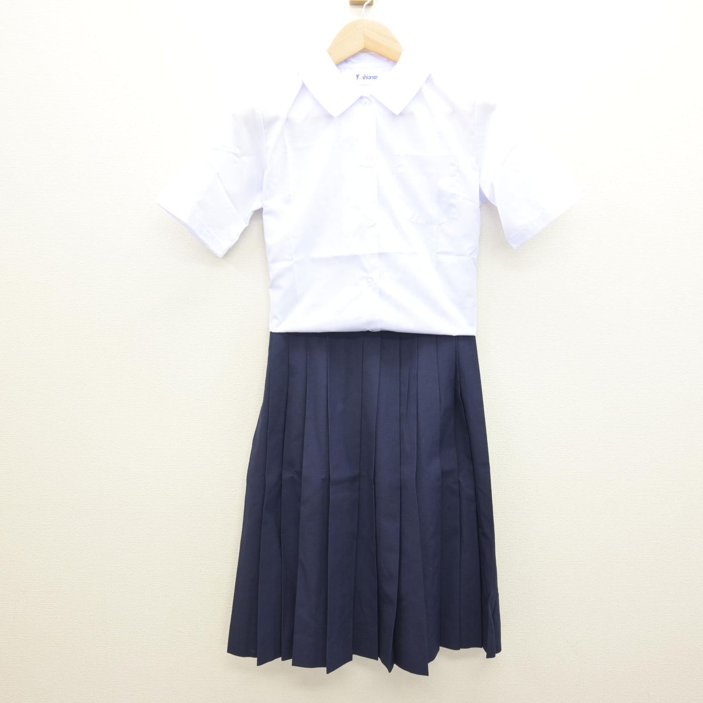 【中古】茨城県 笠間中学校 女子制服 2点 (シャツ・スカート) sf122161