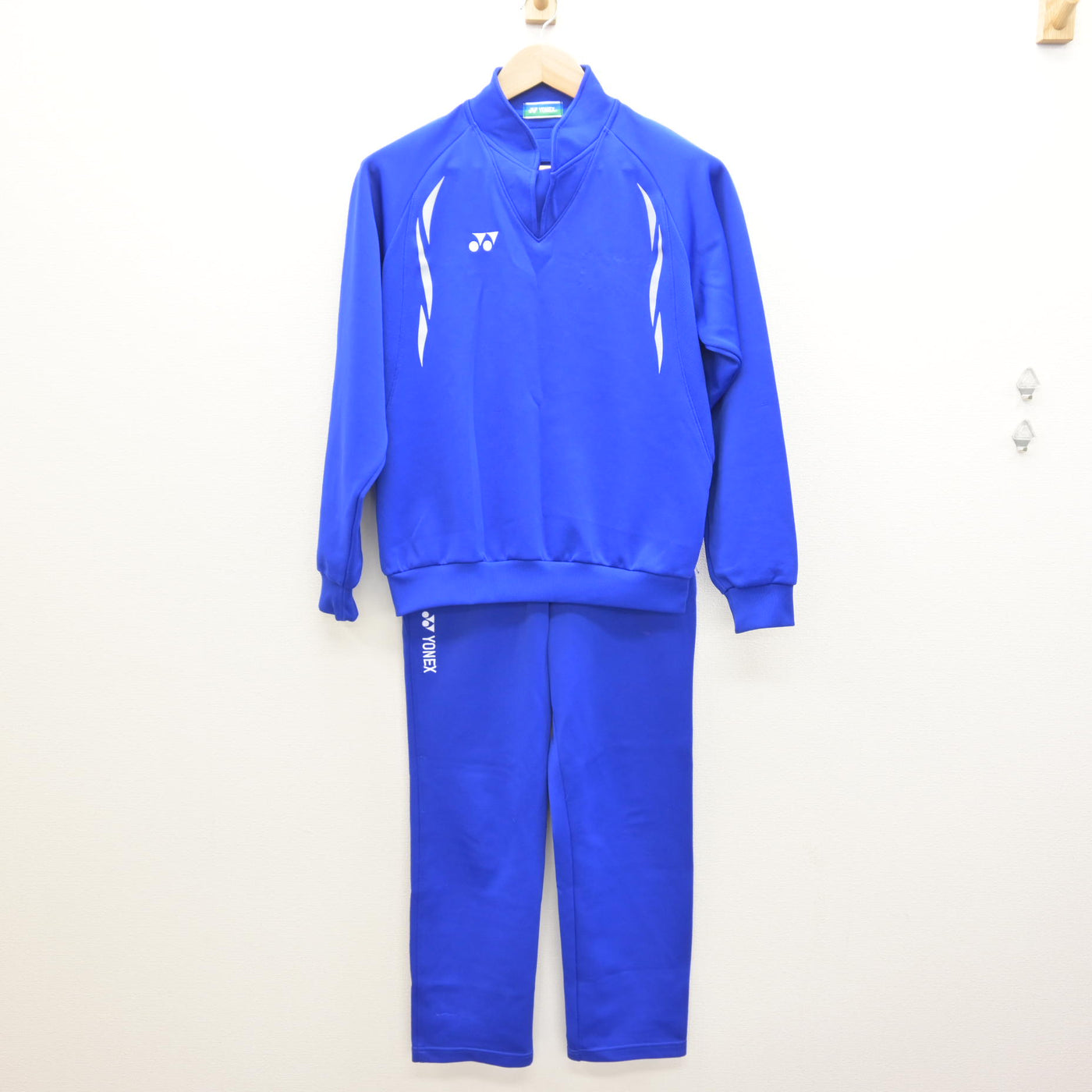 【中古】茨城県 笠間中学校 女子制服 2点 (ジャージ 上・ジャージ 下) sf122165