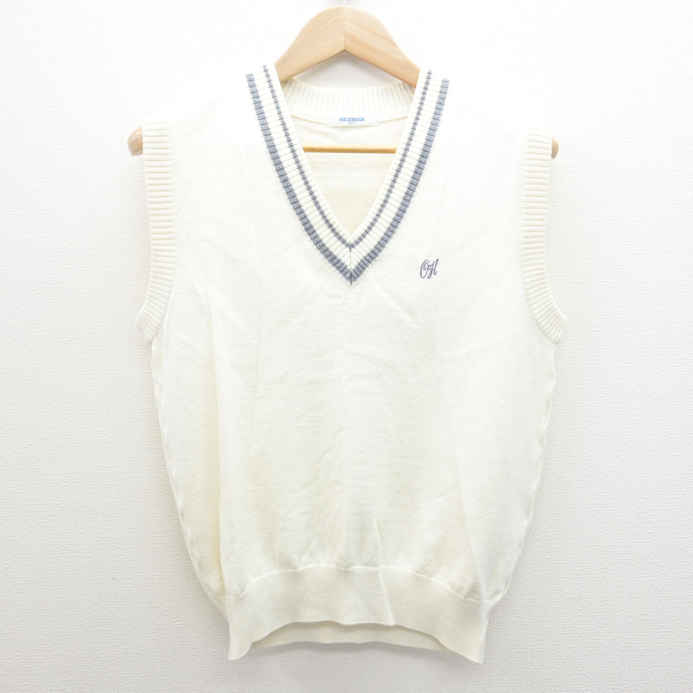 【中古】埼玉県 笹目中学校 女子制服 2点 (ニットベスト・スカート) sf122177